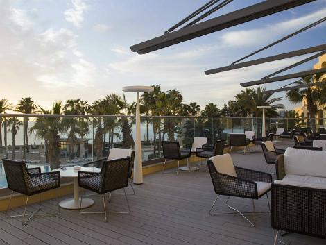 マルタ（セントジュリアン地区）：ヒルトン マルタ バーラウンジ