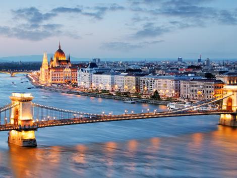 ◇ブダペスト：セーチェーニ鎖橋