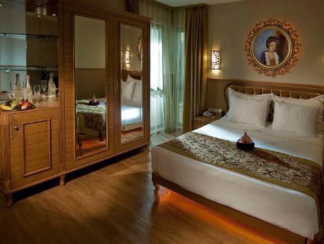 イスタンブール：ホテル スルターニャ 客室一例