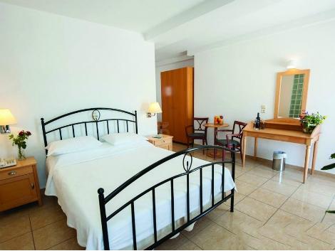 サントリーニ島：セオクセニア ホテル 客室一例