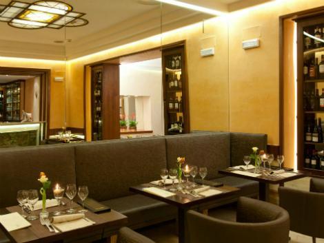 ローマ：ダイアナ ルーフ ガーデン バー