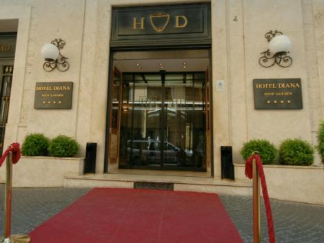 ローマ:ダイアナ ルーフ ガーデン 外観