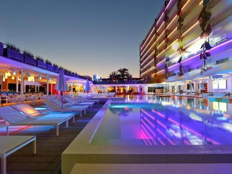 イビサ島：ウシュアイア イビサ ビーチ ホテル The Tower プール