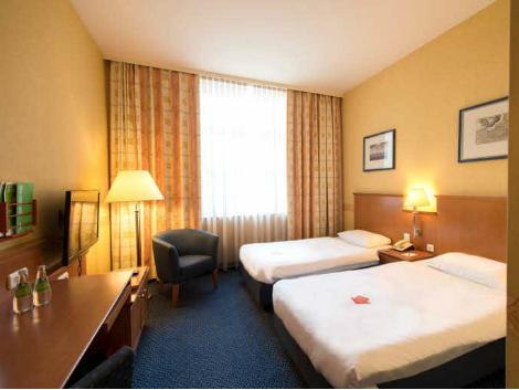 グダニスク：スカンディック グダニスク 客室一例