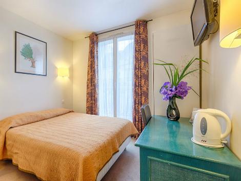 パリ:ホテル チャリング クロス 客室一例