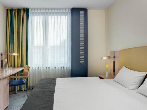 ハンブルク：インターシティ ホテル ハウプトバーンホフ 客室一例