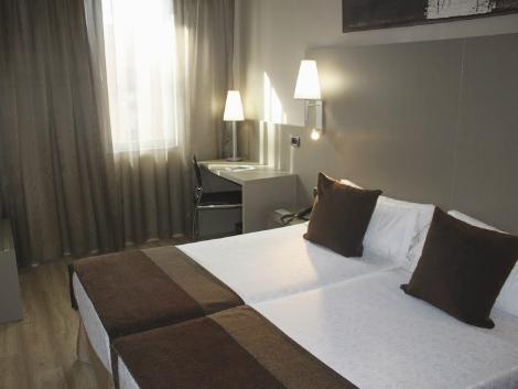 バルセロナ：フロント マリティム 客室一例