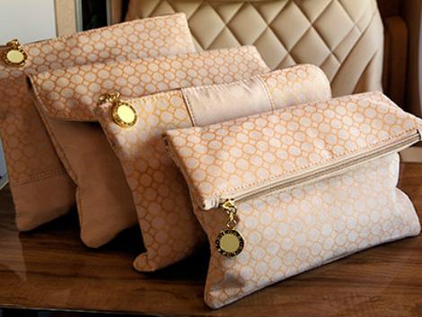 エミレーツ航空：ビジネスクラス ブルガリ・アメニティキット