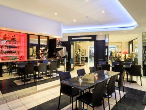 ニース：マセナ ホテル バー