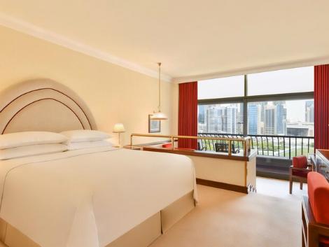 ドーハ：シェラトン グランド ドーハ リゾート & コンベンション ホテル 客室一例