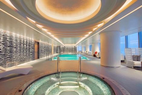 ロッテ ホテル ハノイ 屋内プール