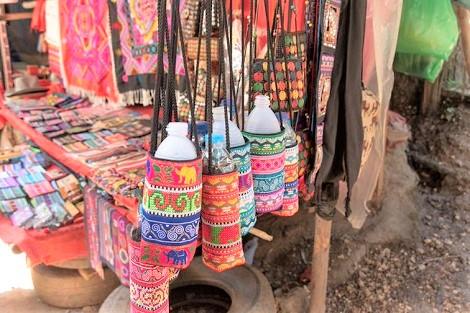 チェンマイ：カレン族（首長族）村のお土産