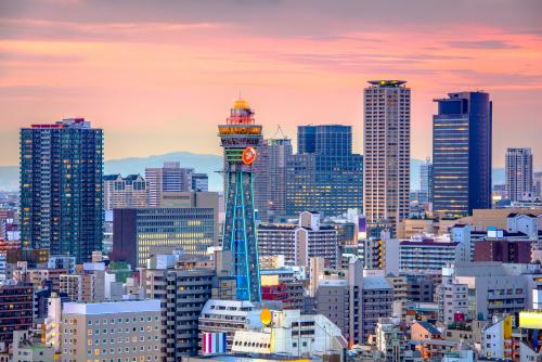 夕暮れ時の通天閣