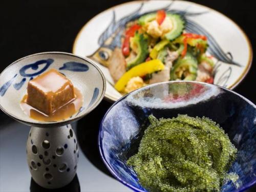 オキナワ マリオット リゾート & スパ 沖縄料理に舌鼓