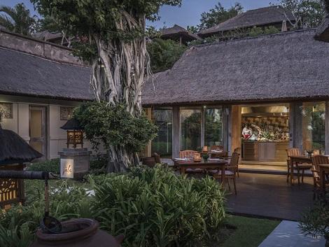 フォーシーズンズ バリ アット ジンバラン ベイ レストラン イメージ