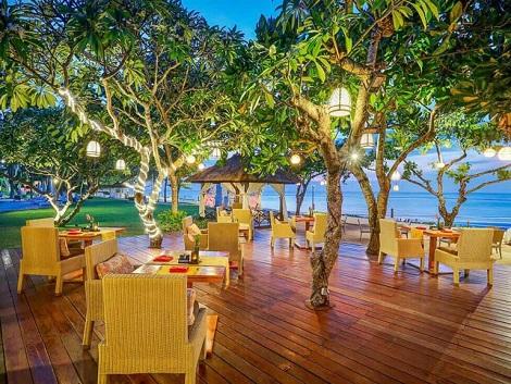 ディスカバリー カルティカ プラザ ホテル レストラン イメージ