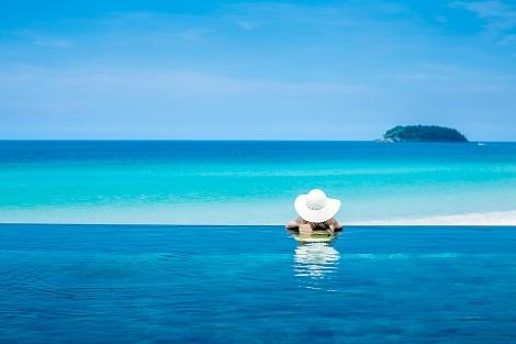 プーケット：ザ ショア アット カタタニ プール