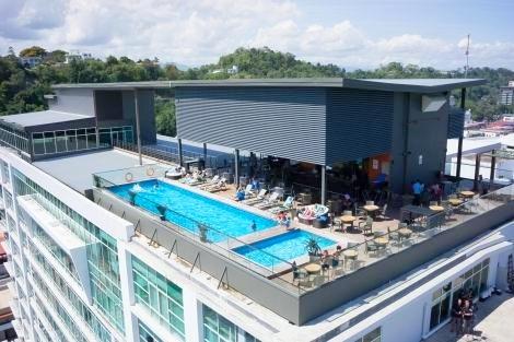 コタキナバル：グランディス ホテル プール