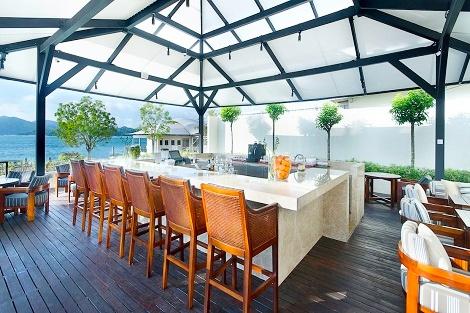 コタキナバル：ハイアット リージェンシー キナバル プールサイドバー