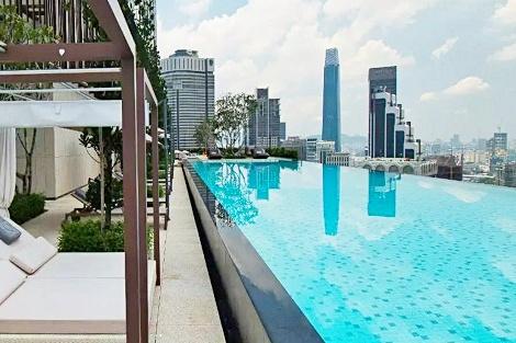 クアラルンプール：EQ ホテル クアラルンプール インフィニティプール