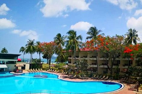 ランカウイ：ホリデイ ヴィラ ビーチ リゾート ＆スパ ランカウイ プール