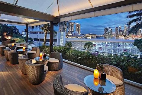 シンガポール：マンダリン オリエンタル シンガポール プールサイドラウンジ