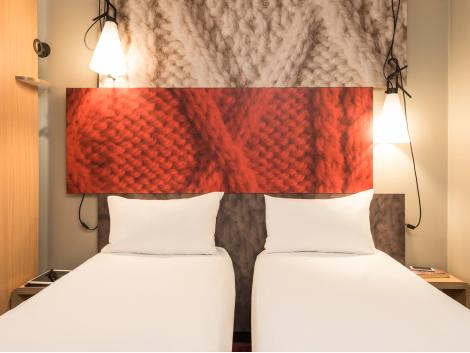 パリ：イビス ガール デュ ノール シャトー ランドン 10 エム 客室一例