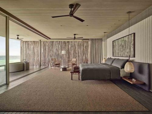 プール付き水上ヴィラ客室一例_パティーナ モルディブ