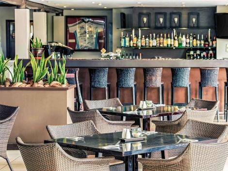 メルキュール ナンディ 開放感あるレストラン