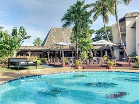 メルキュール ナンディ 広々したプール