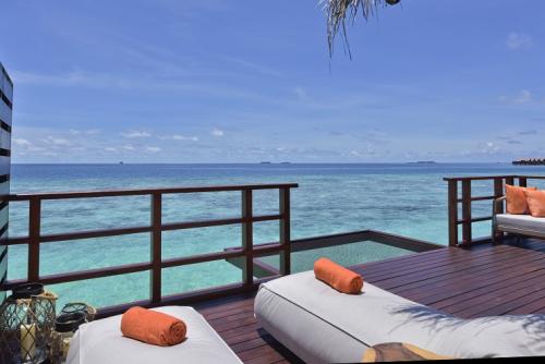 オーシャン水上ヴィラ客室一例_グランド パーク コディッパル モルディブ