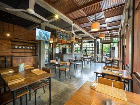 ロイヤル サマジャ ヴィラズ　レストラン