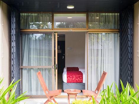 タノア インターナショナル　ゆったりとくつろげるプライベートバルコニー