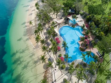 シャングリ・ラ ヤヌザ アイランド フィジー　トロピカルガーデンに囲まれたプール