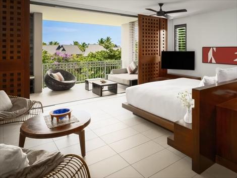 インターコンチネンタル フィジー ゴルフリゾート＆スパ　ゆったりとくつろげるバルコニーのあるお部屋