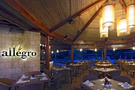 ブルーウォーター マリバゴ ビーチリゾート レストランイメージ