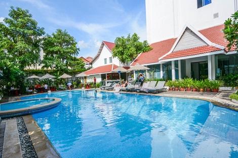 メモワール ダンコール ブティック ホテル:ホテルプールイメージ