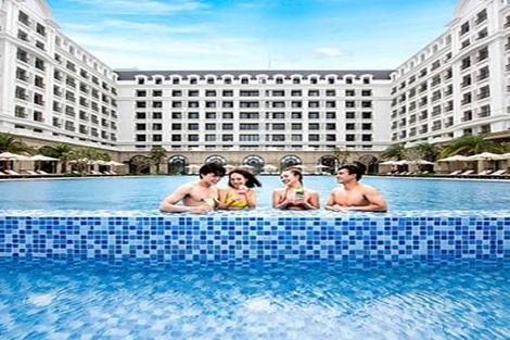 ヴィンホリデイズ フィエスタ フーコック：ホテルプールイメージ