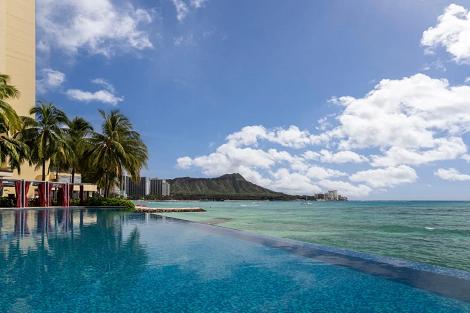 シェラトンワイキキ インフィニティプール