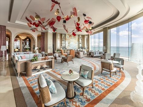 ヌスターホテル ひらけた景色に癒されるロビーラウンジ