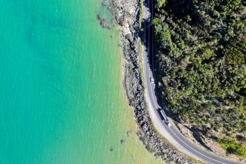 ポートダグラス海岸沿いをドライブ（イメ－ジ）