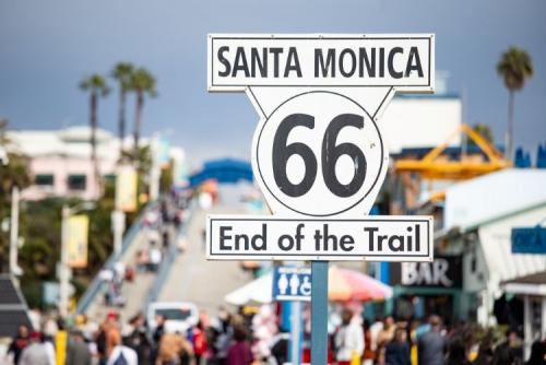 シカゴから続くルート66の最終地点でもあるサンタモニカ。