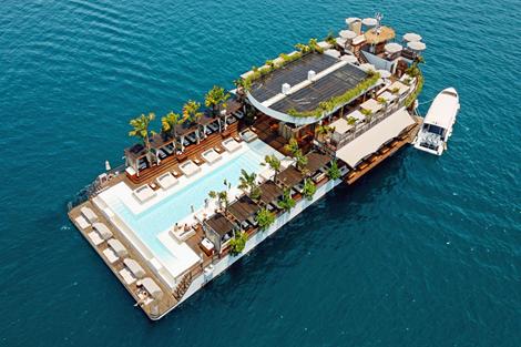 ヨナ・ビーチクラブ