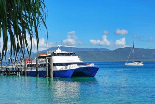 ケアンズより船にてフィッツロイ島へ(イメ-ジ)