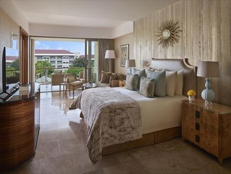 ロイヤルスイート オーシャンコート　83平米の贅沢な空間で寛ぎの滞在を